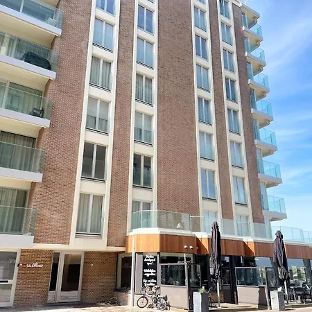 In Near The * Nieuport