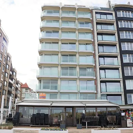 Apartment Seawind 503 With Frontal Sea View